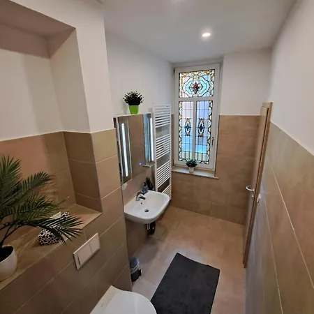 1 Raum Eg Apartment *
